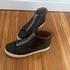 Frye Lena leather zip up sneakers size 9.5